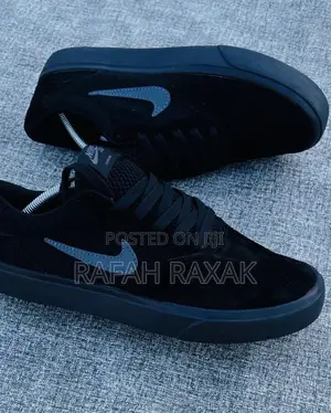 Original Nike SB Chron Triple Black Casual Suede Sneakers