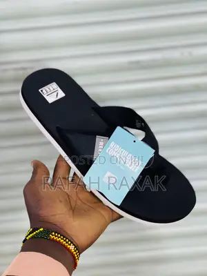 Original Comfortable Black/White Men’S Reef Sandal