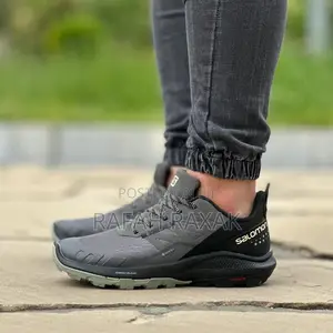 Original Grey Salomon Out Pulse Gore-Tex Hiking Sneakers