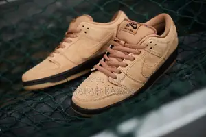 Original Unisex Brown Nike Sb Dunk Low Suede Sneaker