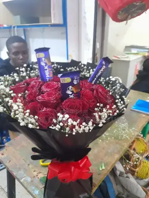 Flowers Chocolate White Gipso Some Red Roses Fresh 56kg
