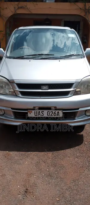 Toyota Regius 1999 Silver