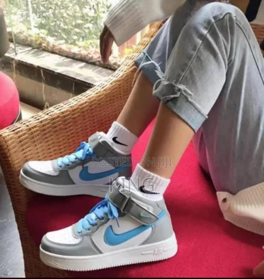 Fine Ladies Sneakers