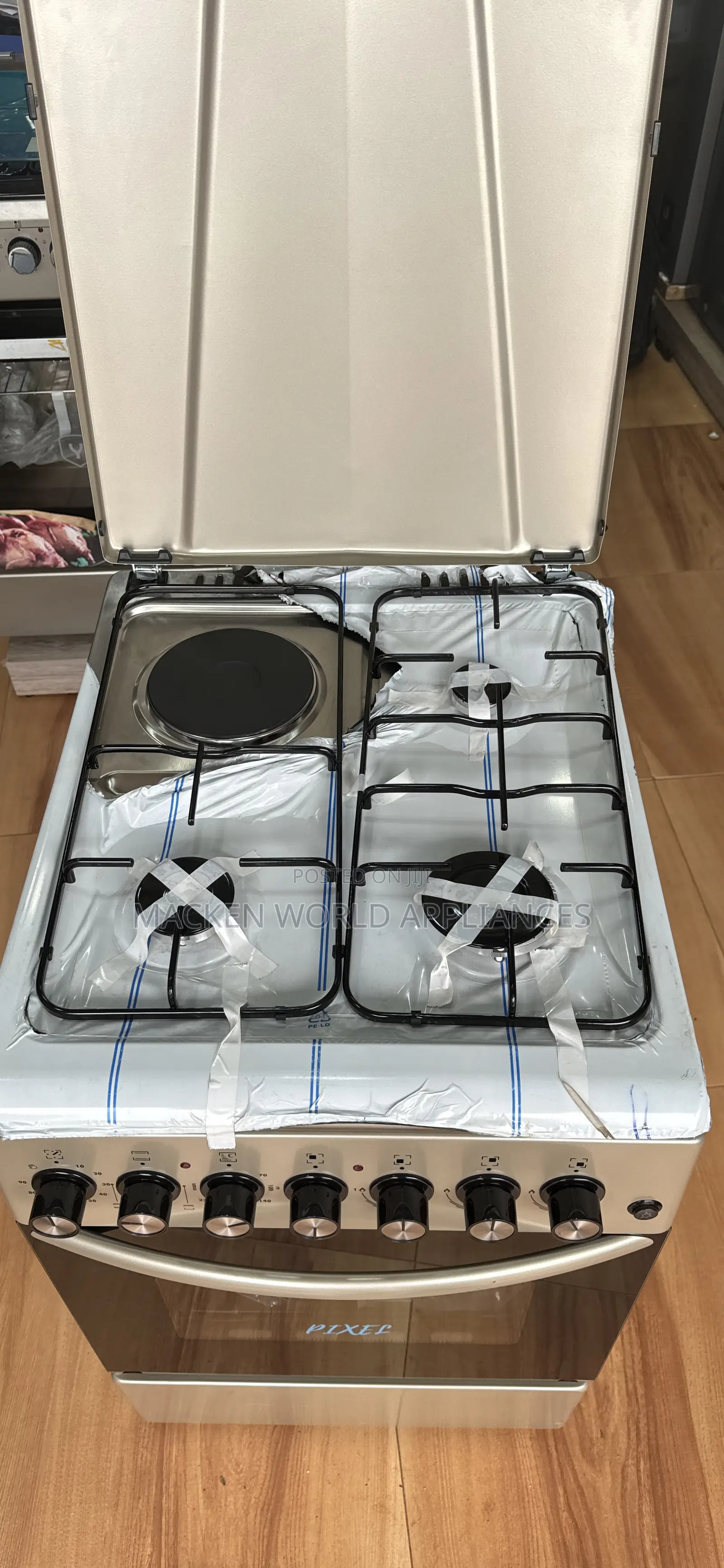 Pixel Cooker 3 Gas Burners 1 Electric Plate
