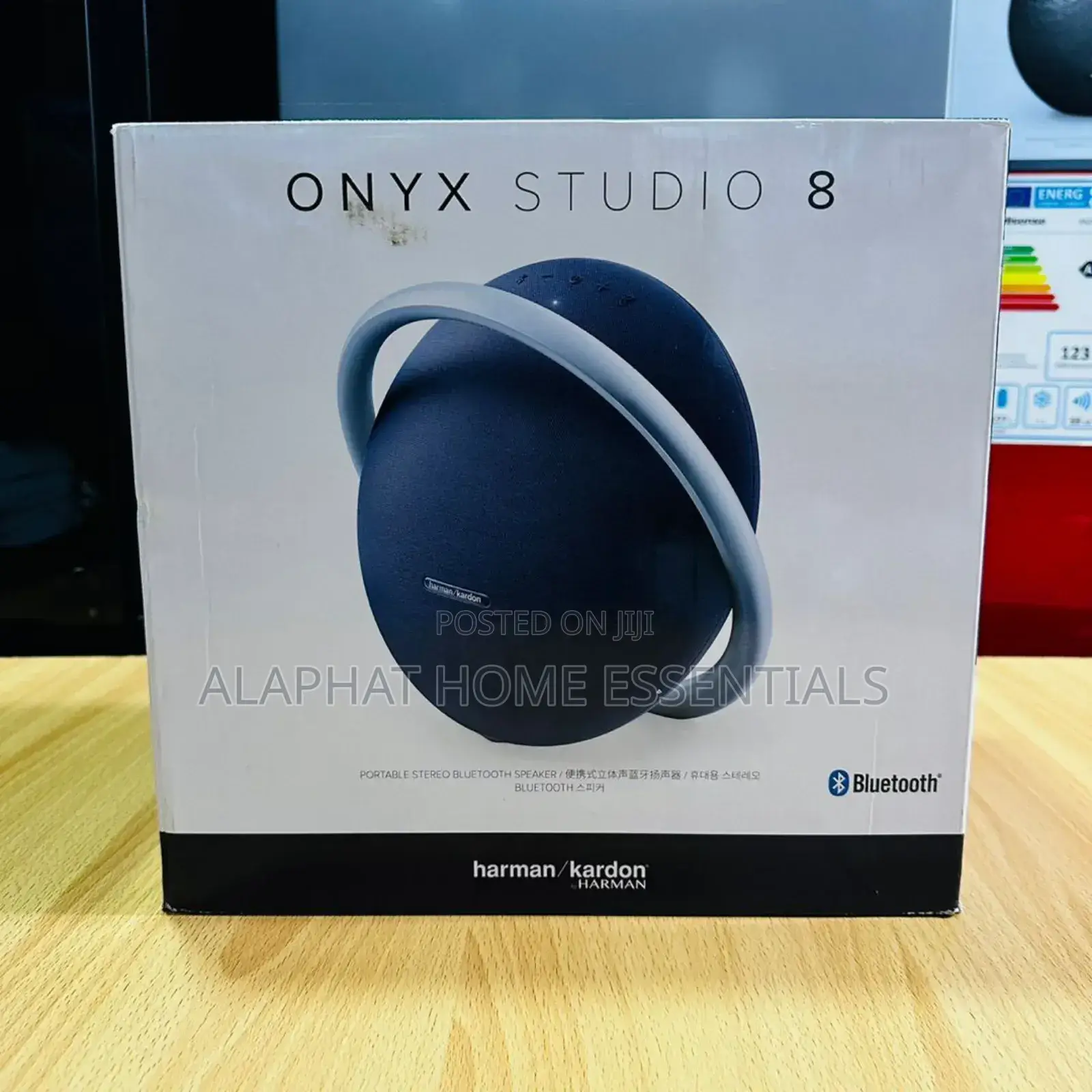 Onyx Studio 8