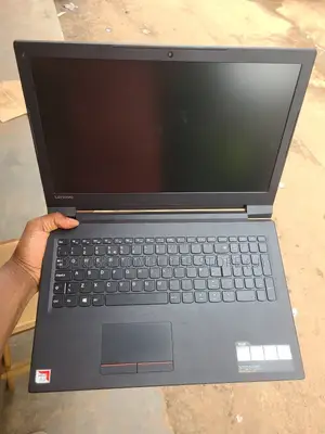 Laptop Lenovo V110 8GB AMD A10 HDD+SSD 500GB