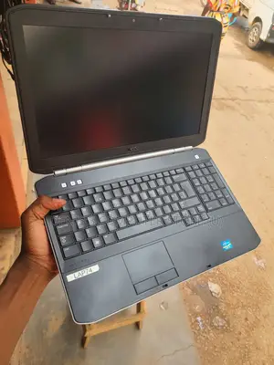 Laptop Dell Latitude E5520 4GB Intel Core I5 HDD+SSD 500GB