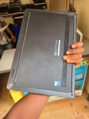 Laptop Dell Latitude E3350 4GB Intel Core I3 HDD+SSD 512GB