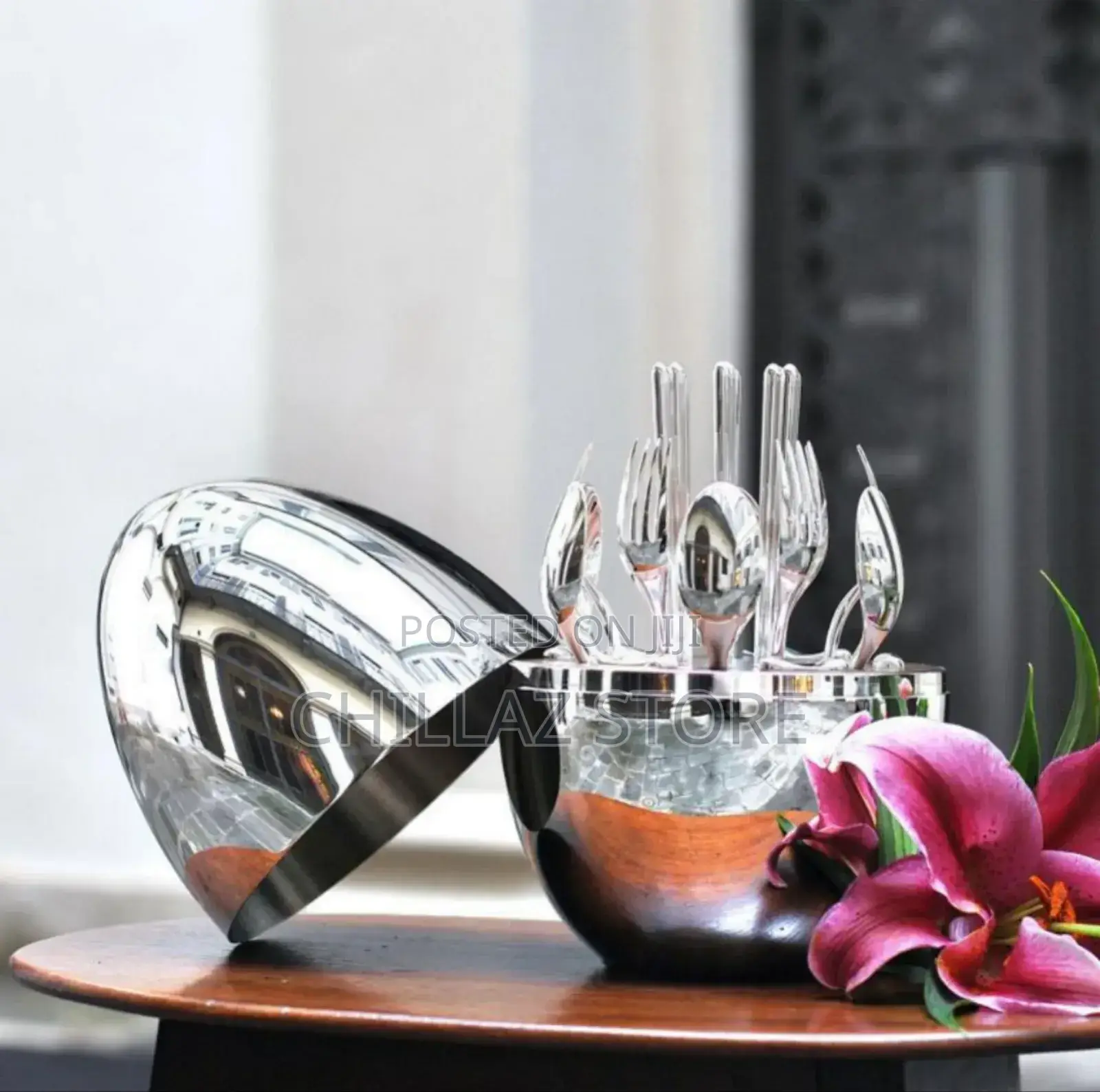 Egg Shaped Forks Holder