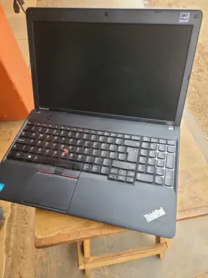 Laptop Lenovo ThinkPad Edge E530 4GB Intel Core I5 HDD+SSD 500GB