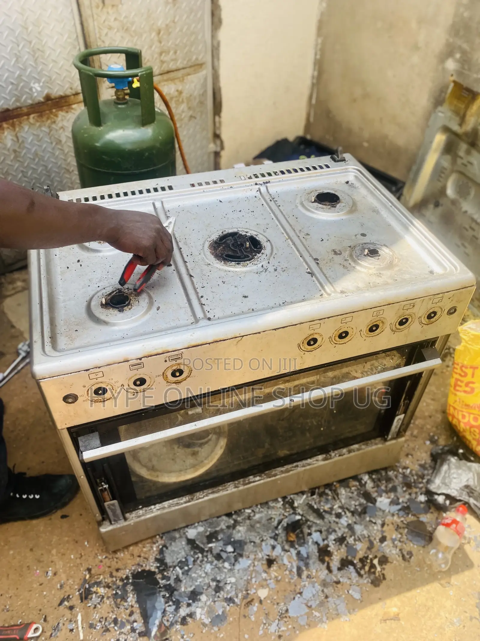 Commercial Cookers,Oven Repair Technicians