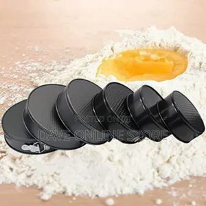 6 Pieces of Non-Stick Cake Mould Pans - Black.