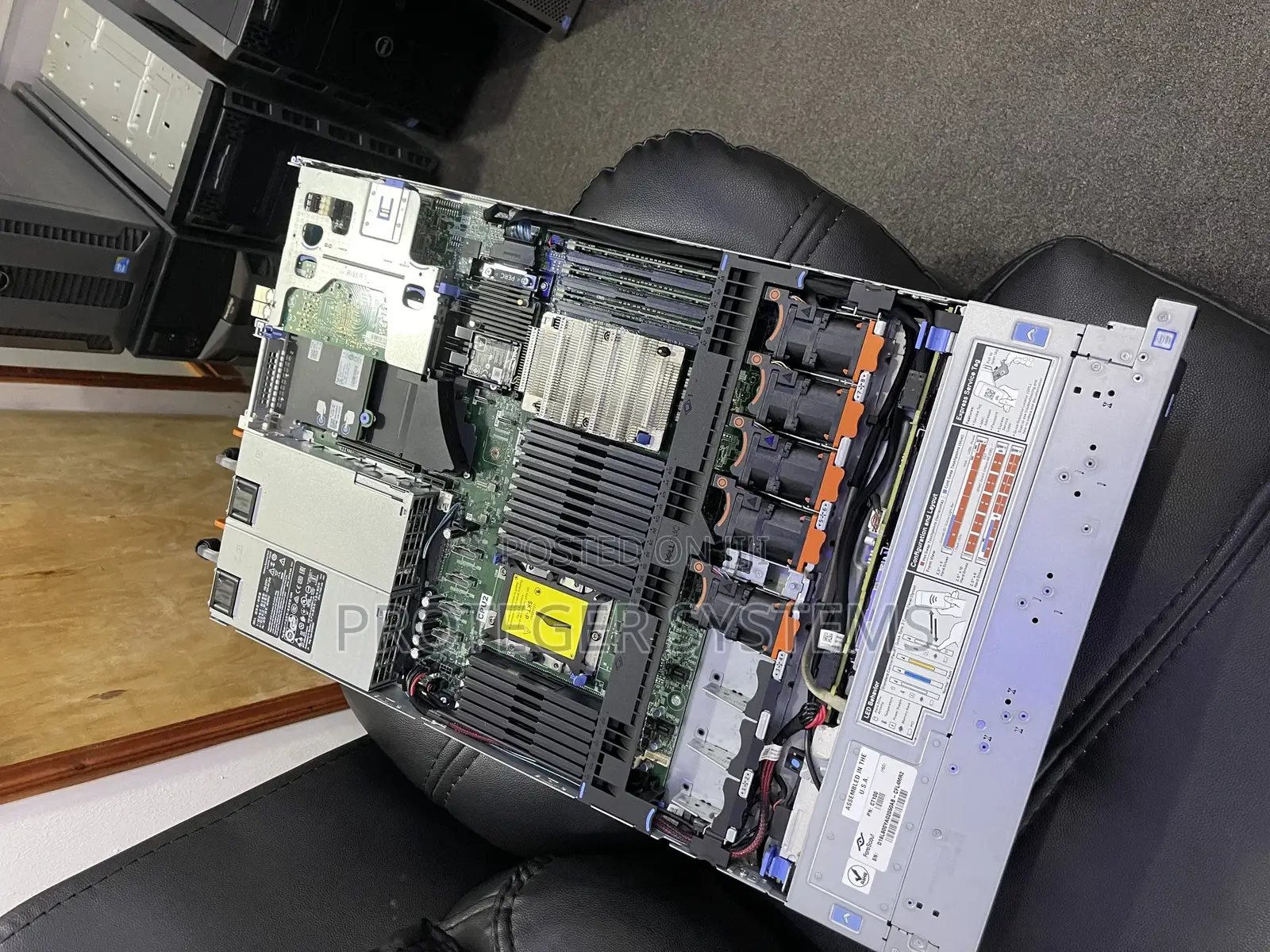 New Server Dell PowerEdge R640 32GB Intel Xeon HDD+SSD 1.5T