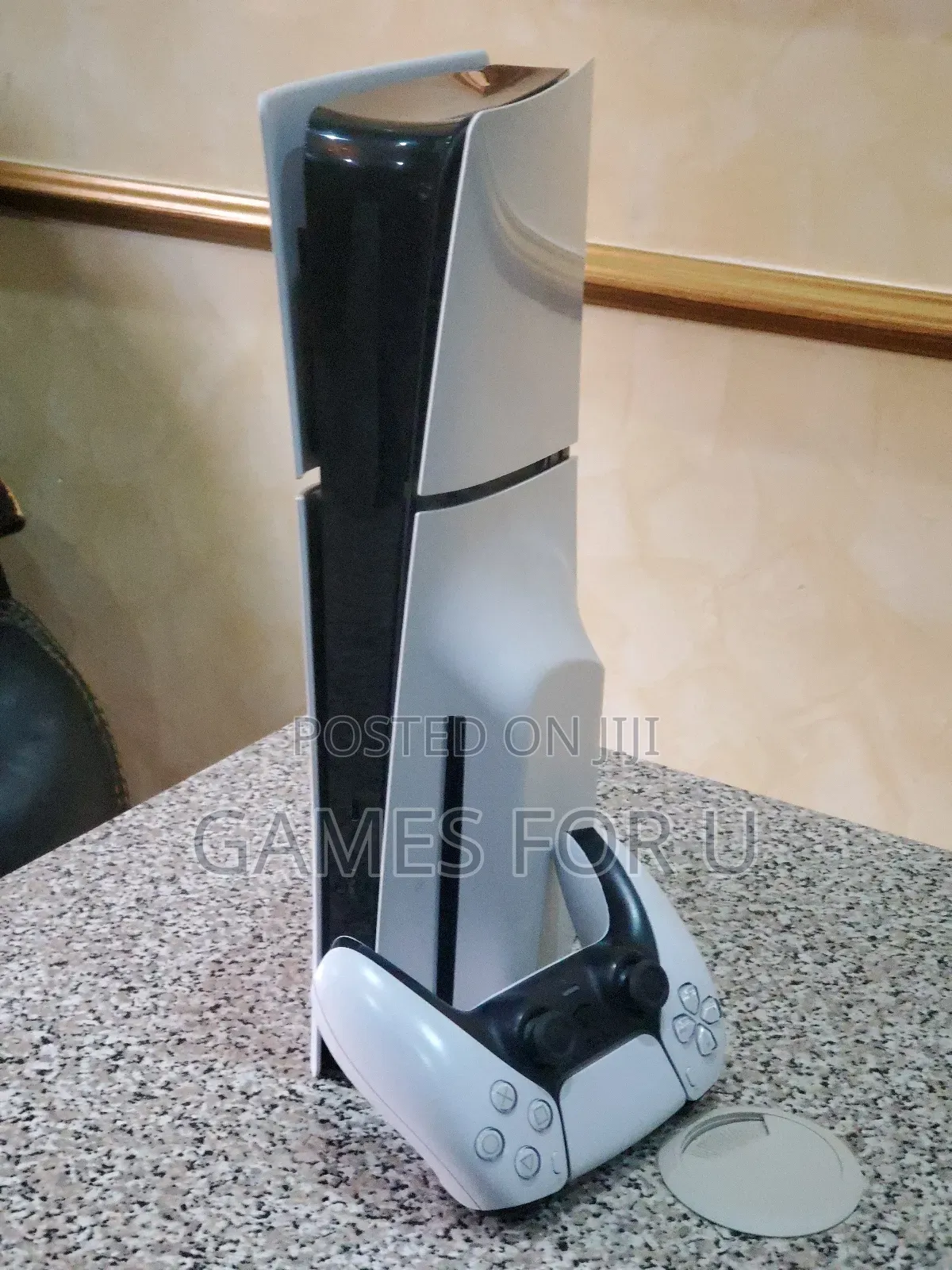 Uk Used Ps5 Slim With a Game Pad *