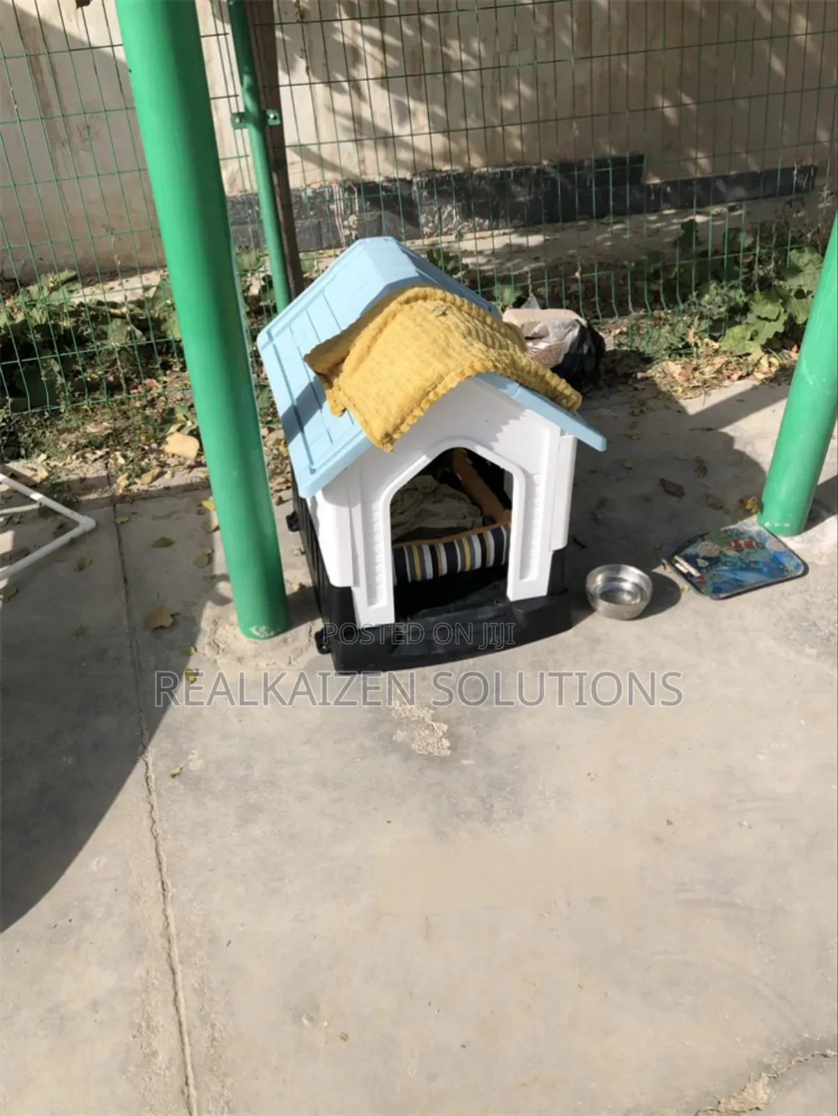 Outdoor Waterproof Plastic Dog Pet House