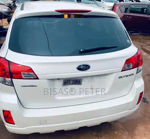 Subaru Outback 2.5i Premium 2012 White