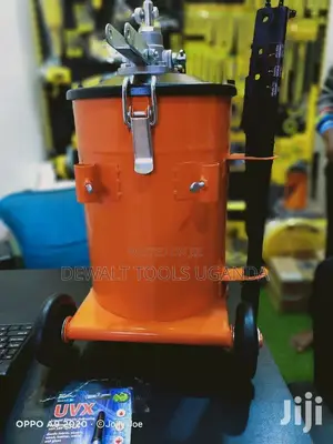 Grease Gun Pump / Bucket