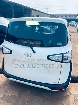 Toyota Sienta 2016 White