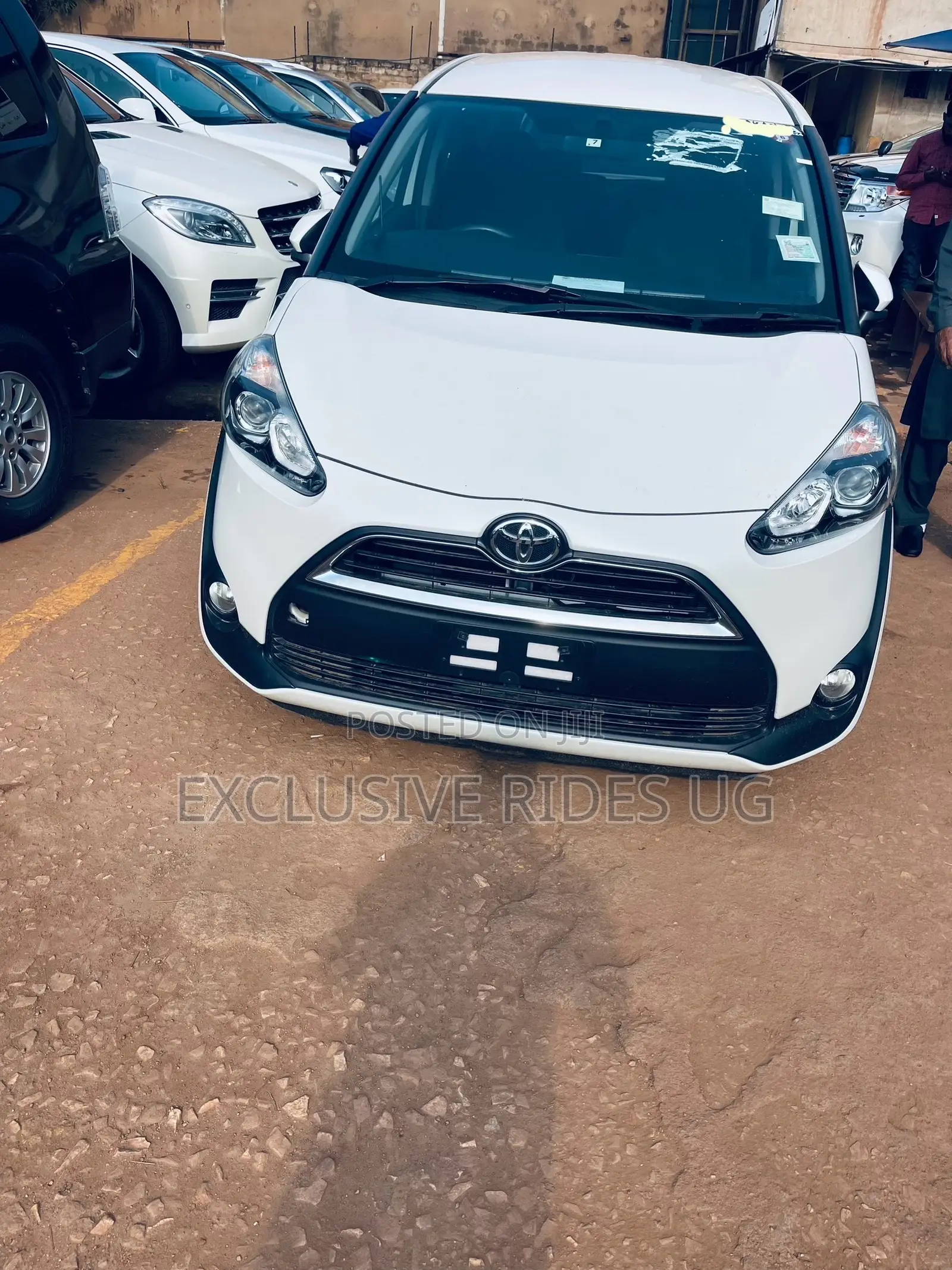 Toyota Sienta 2016 White