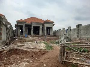 Furnished 4bdrm Bungalow in Kira for sale