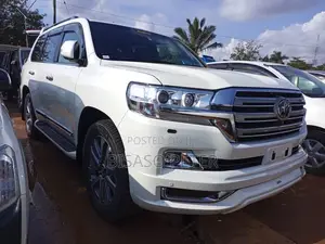 Toyota Land Cruiser 4.6 V8 ZX 2019 White