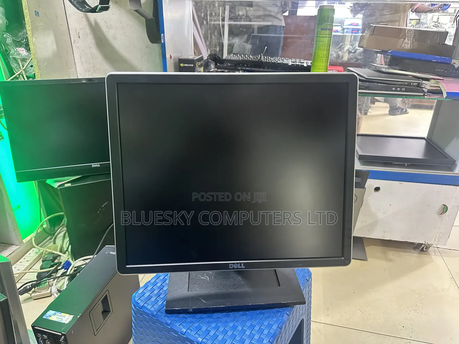 19 Square Slim Monitor