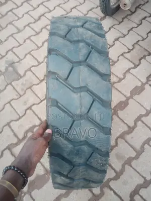 8.25-15 Armour Tube Tyre for Forklift.