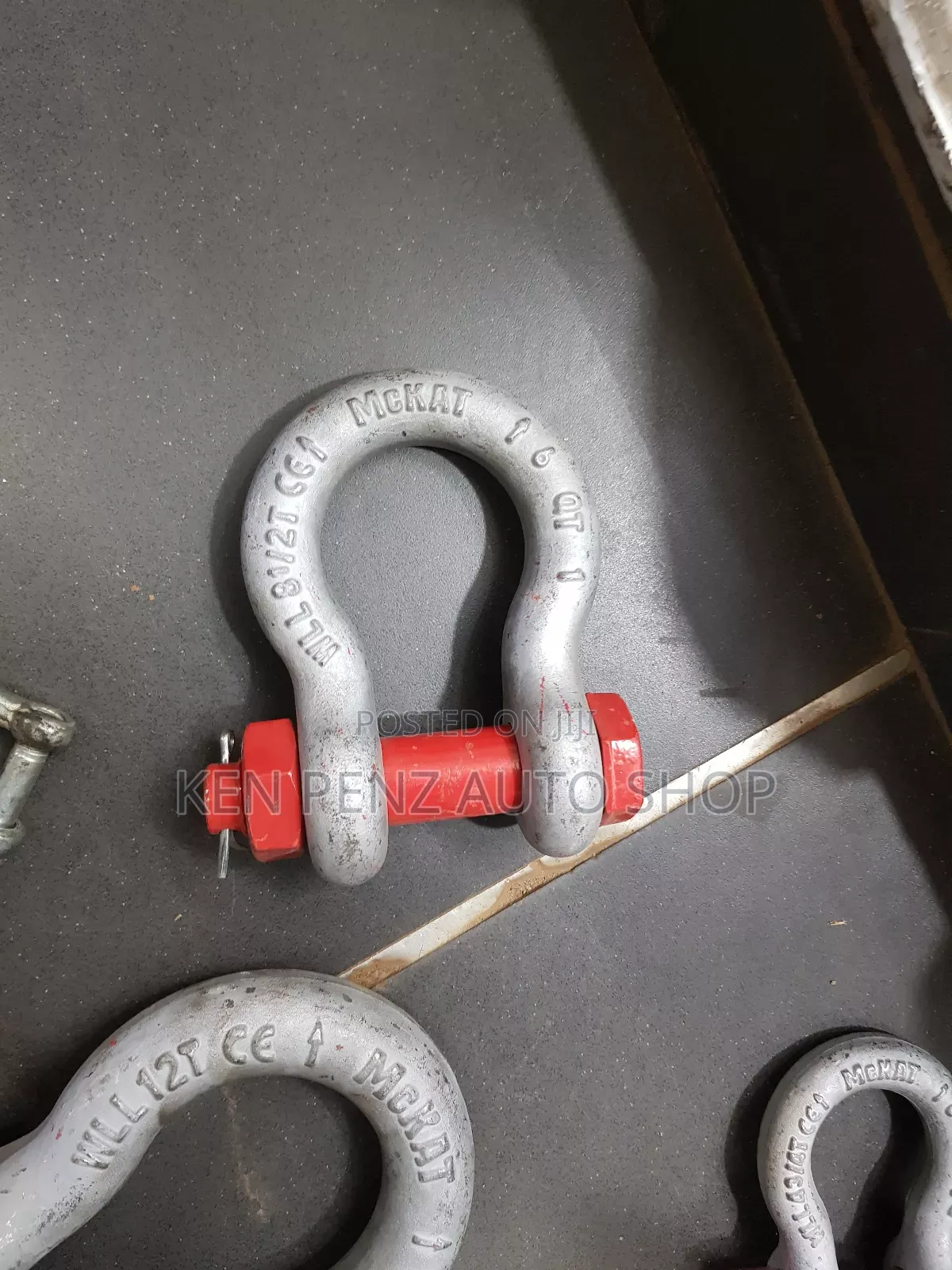 Hook and Round Pin Shackles