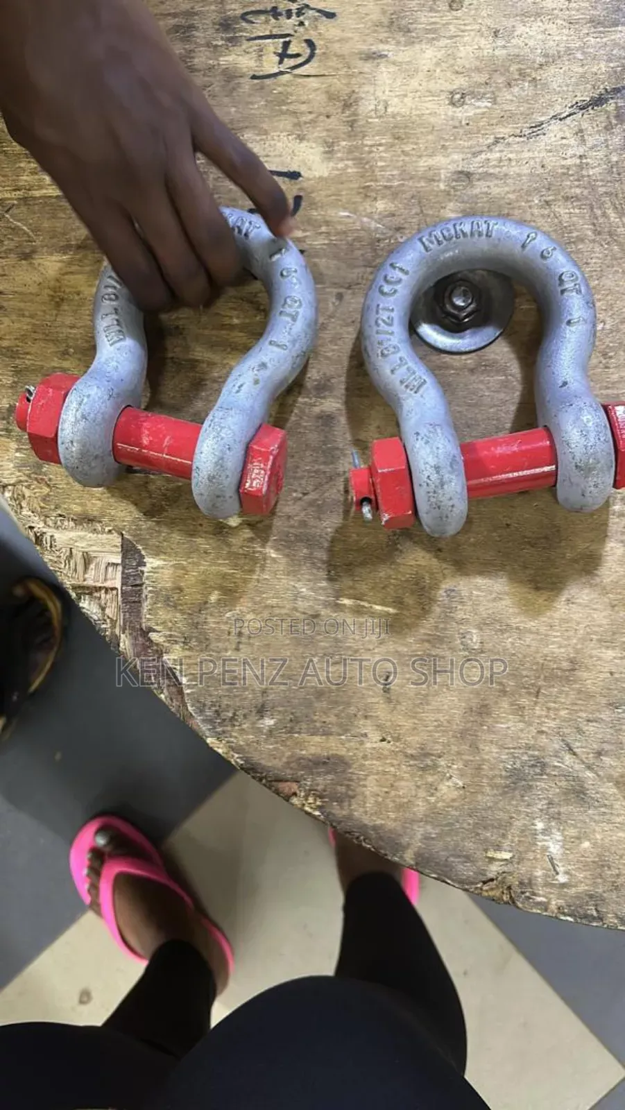 Hook and Round Pin Shackles
