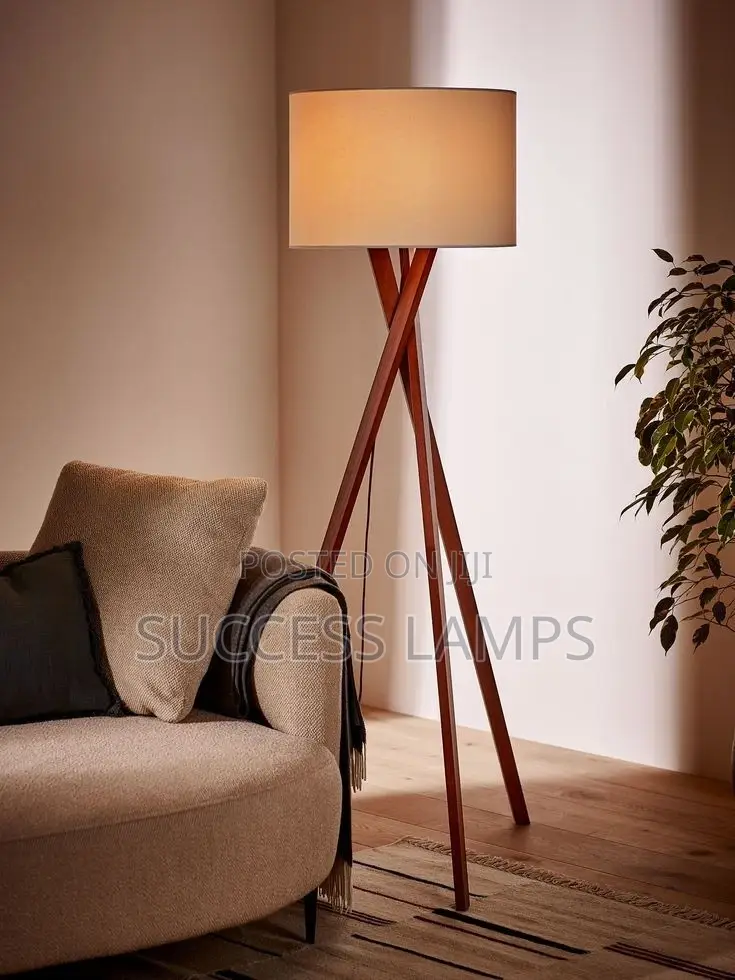 Trippled Stand Floor Lamp