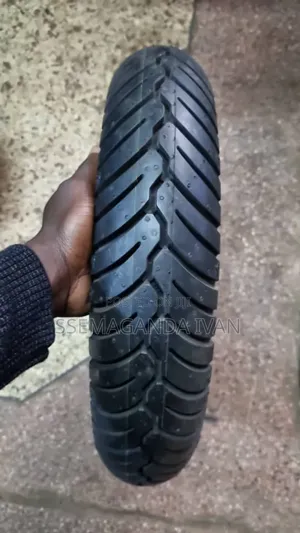 90/100-10 Scooter Tyre