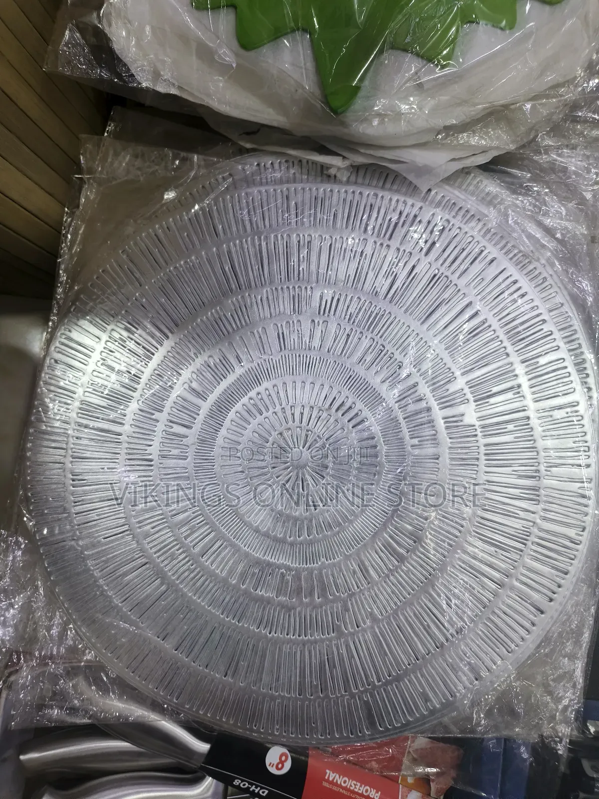 Silver Round Place Mats 38cm