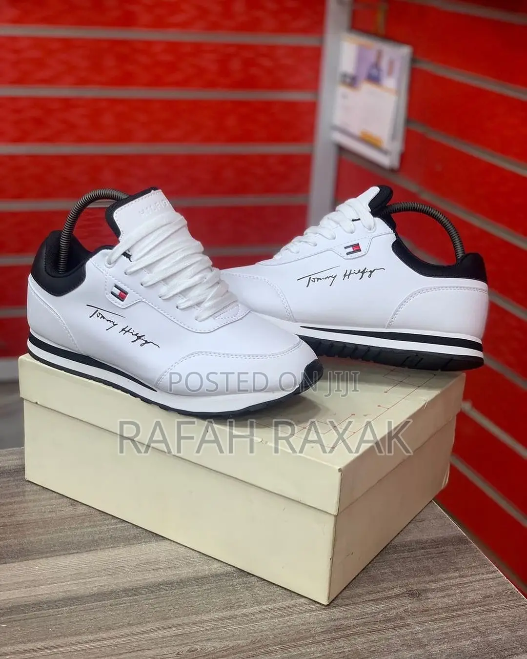 Original Unisex White Tommy Hilfiger Twlaces Sneakers