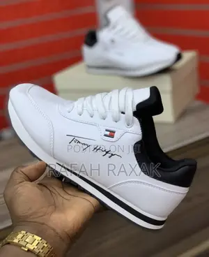Original Triple White Tommy Hilfiger Twlace Sneakers