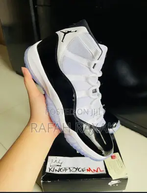 Original Nike Air Jordan 11 Retro “Concord” Sneakers