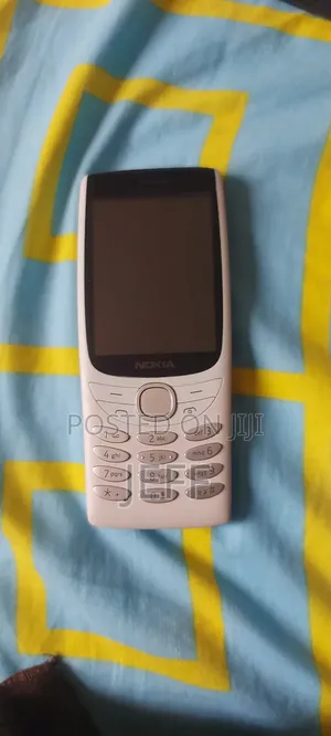 Nokia 8210 4G White