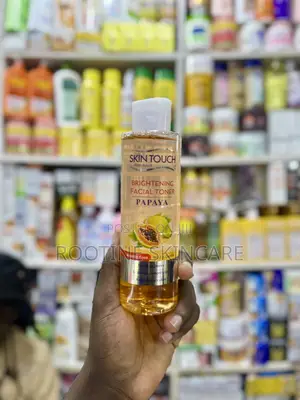 Skin Touch Papaya Brightening Facial Toner