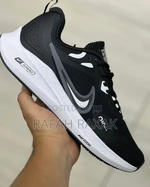 Original Unisex Black/White Nike Air Zoom Running Sneakers