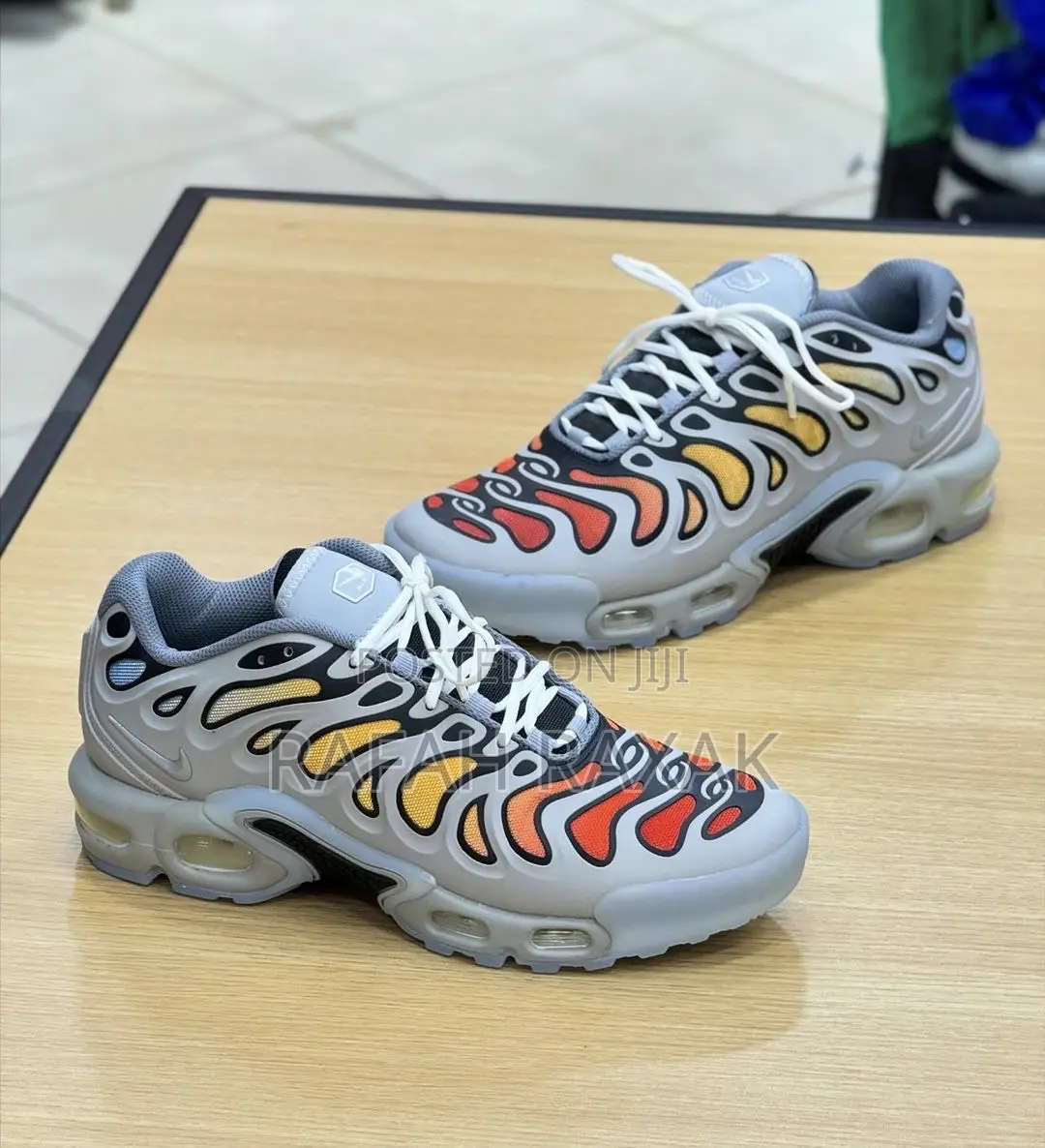 Original Nike Tn Air Max Plus Drift Sneaker