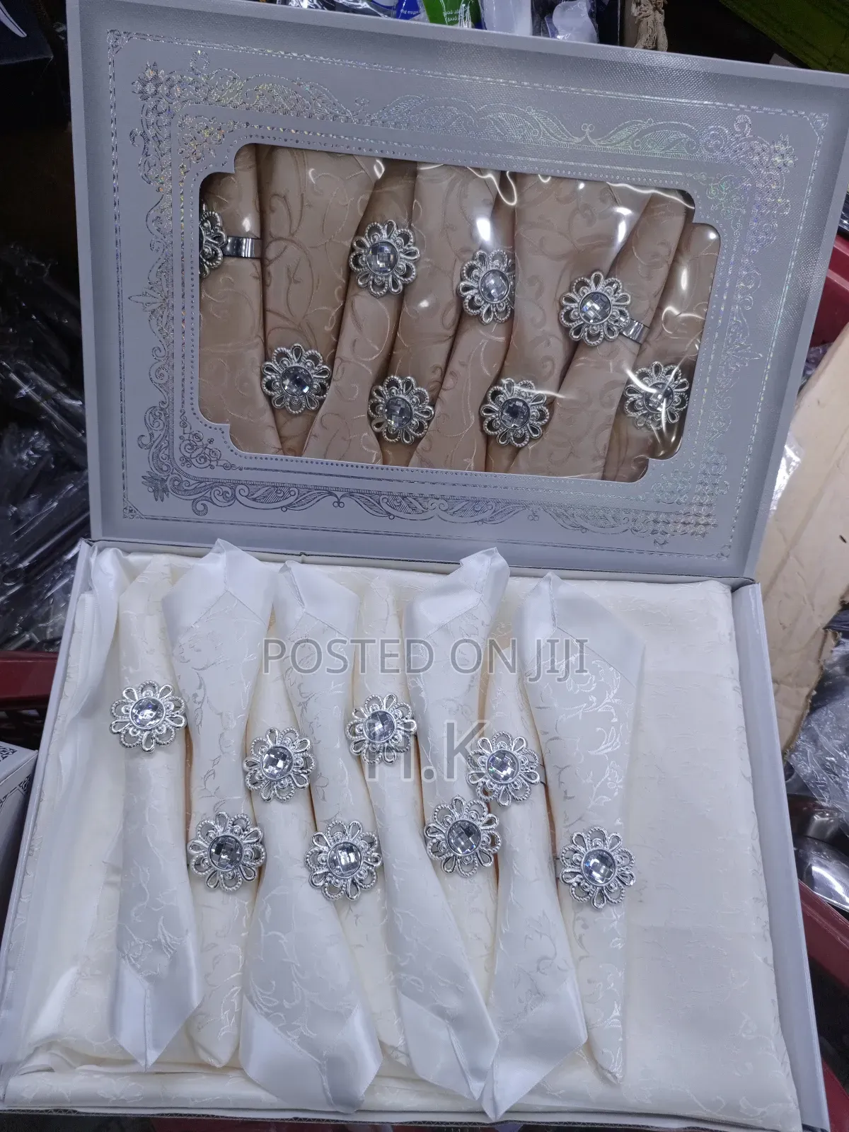 Table Cloth With 8pcs Napkins