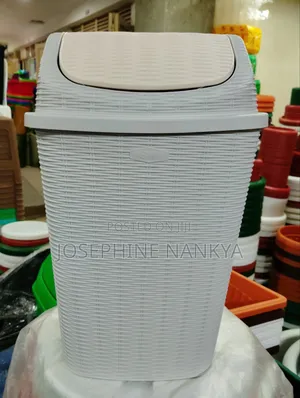 Dust Bin Medium, Swing