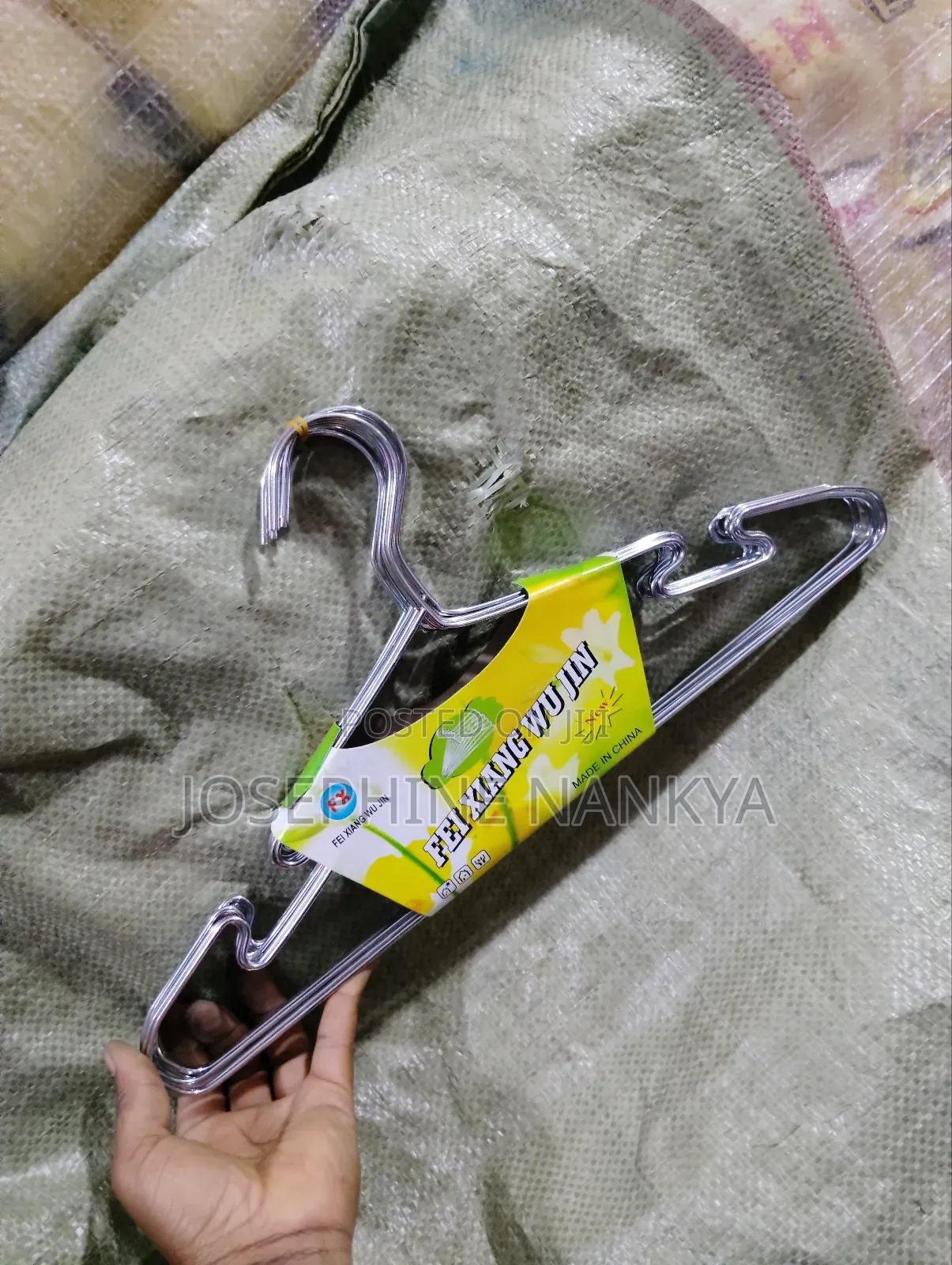 Metallic Hangers