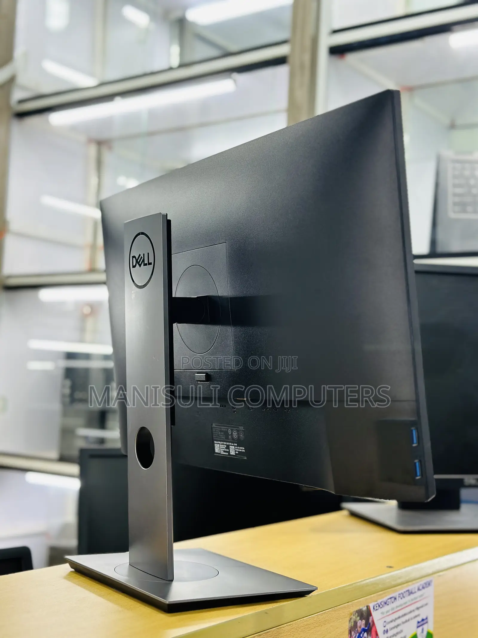 Monitor Dell 22.9 Inch Screen Ips VGA, HDMI, USB 3.0, DP
