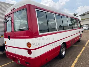 Mitsubishi Fuso Rosa 2011 Red