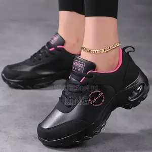 Sathong Black Sneakers