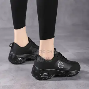 Sathong Black Sneakers