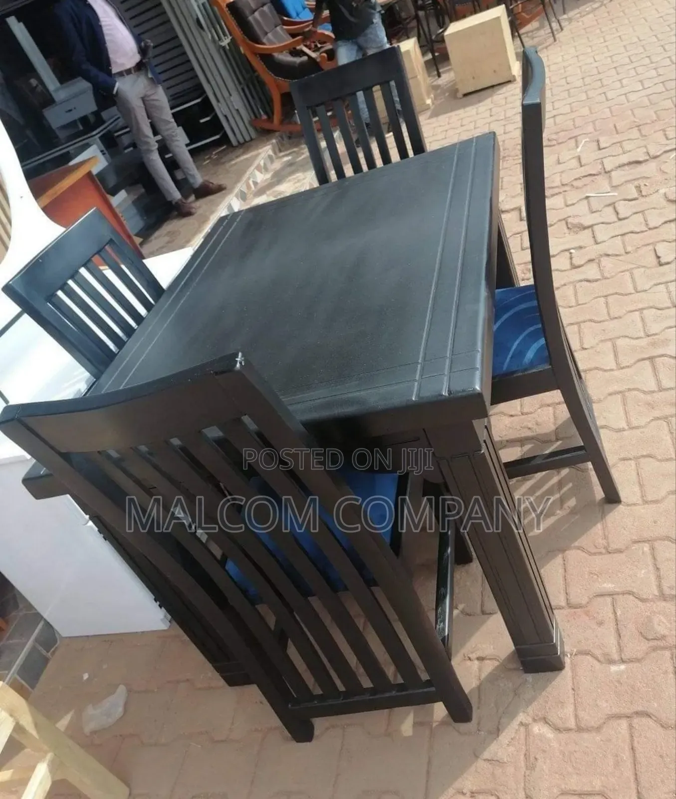 Four Seater Dinning Table