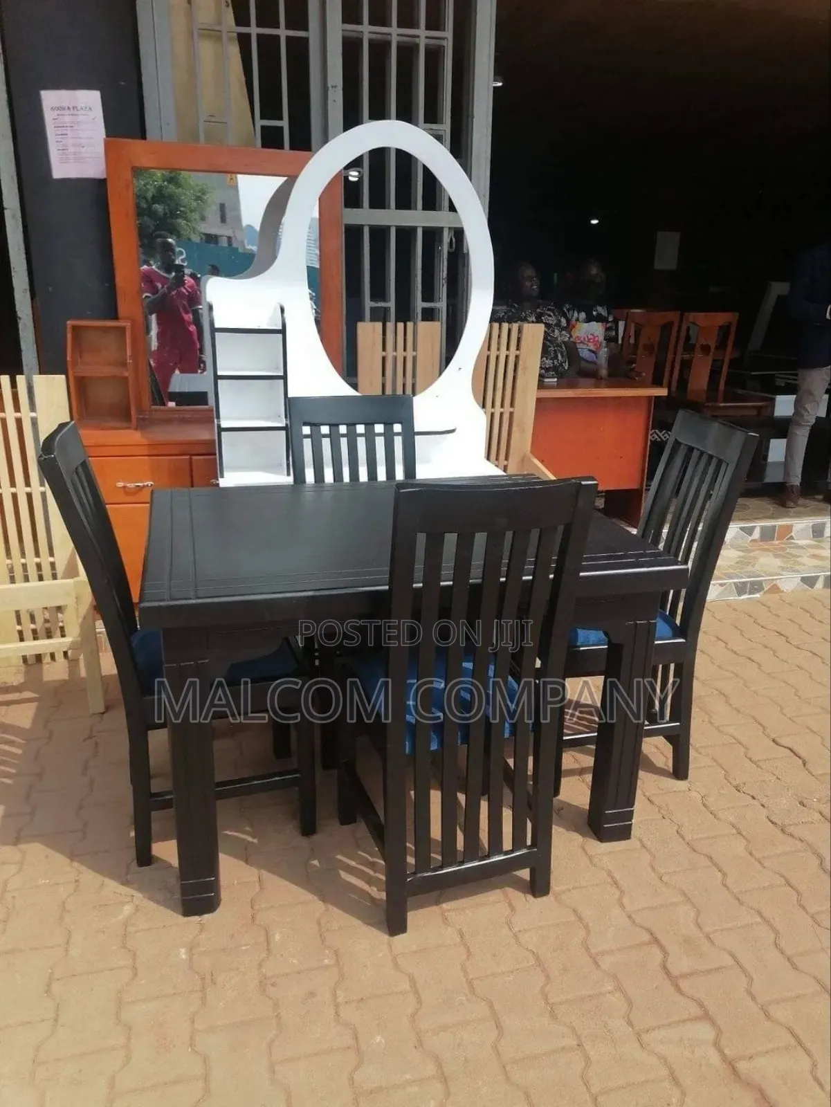 Four Seater Dinning Table
