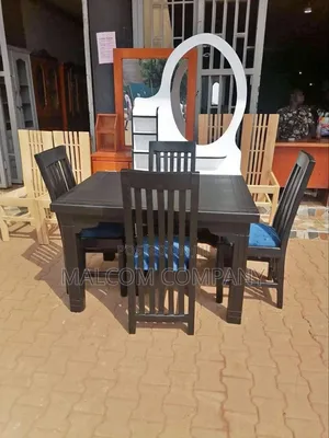 Four Seater Dinning Table