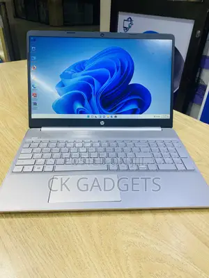 Laptop HP Pavilion 15-cs3063cl 8GB Intel Core i5 SSD 256GB